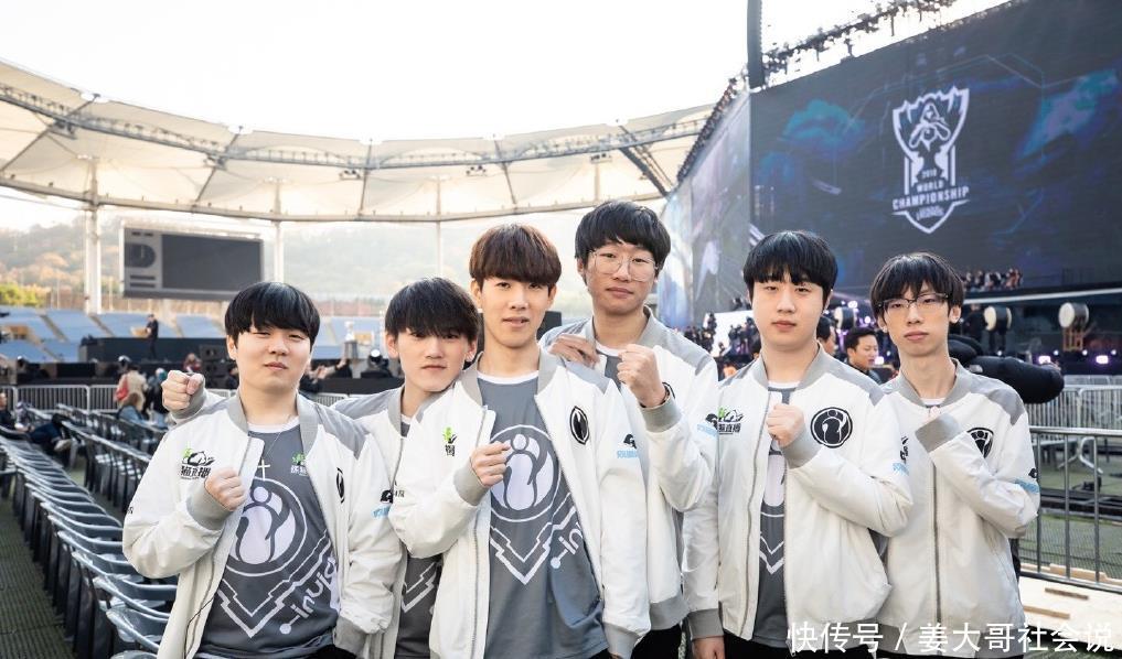 俱乐部与球 俱乐部与球